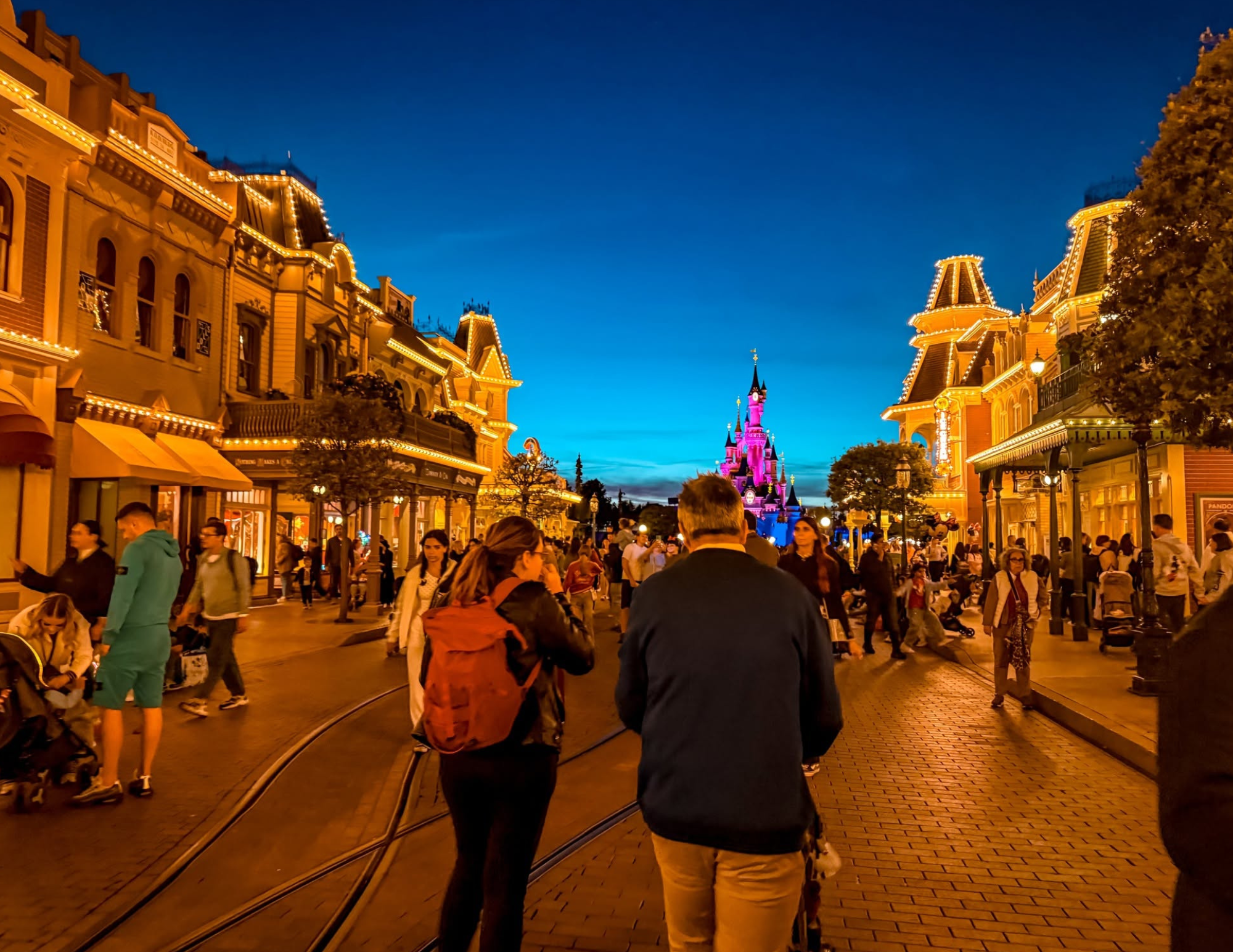 Disneyland Paris Guide (23).png